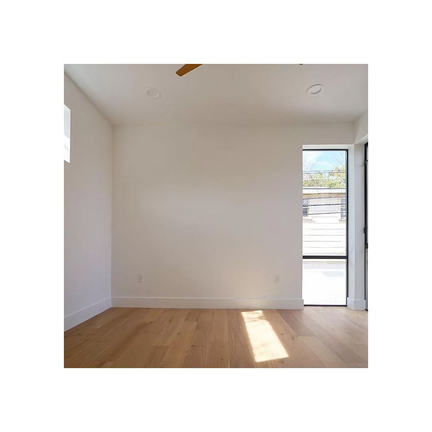 Wire Brushed Godello White Oak Flooring - 7